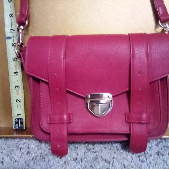 Cross body - Picture 3 of 7